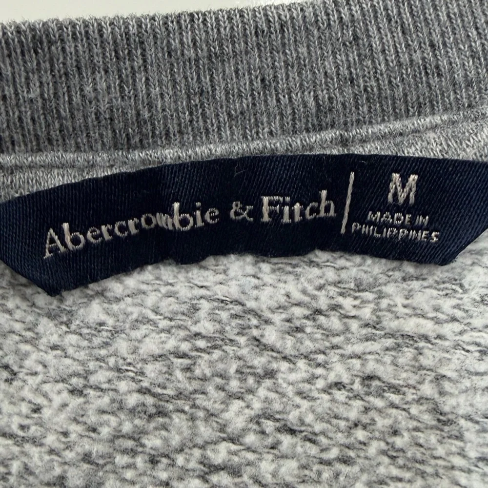 Abercrombie & Fitch Women's Gray Cropped Neck Sweatshirt Size Medium - Picture 5 of 8